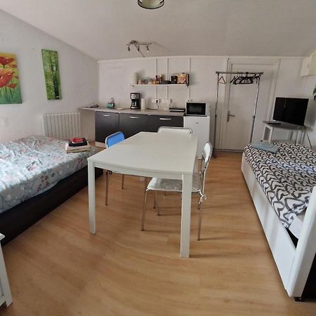 Studio, Chambres, Appartement, Gite Vendegies-sur-Ecaillon Eksteriør bilde
