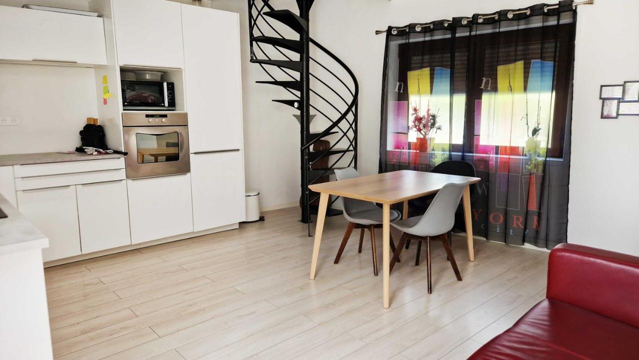 Studio, Chambres, Appartement, Gite Vendegies-sur-Ecaillon Eksteriør bilde